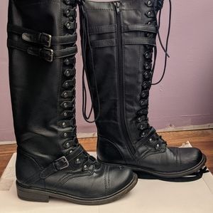 Lace up biker boots!